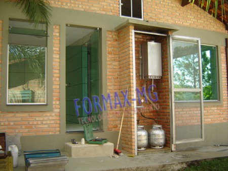 Término da instalação de Blindex e Sauna
